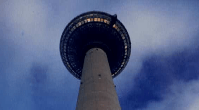 La Fernsehturm (la torre della televisione)